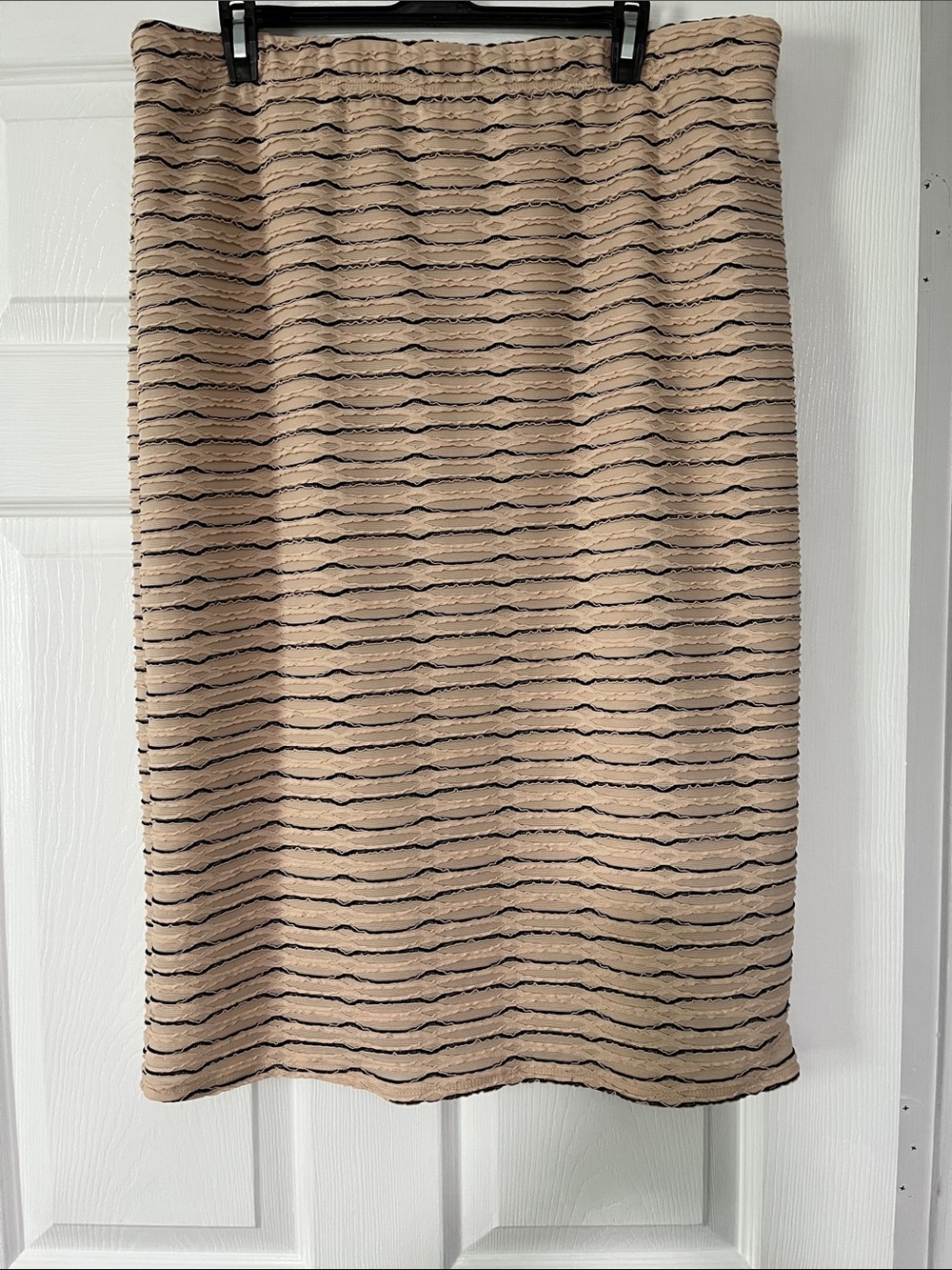 NWOT Ruffle Texture Pencil Skirt